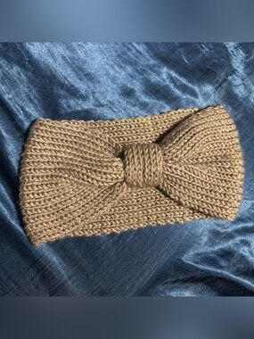 UGG Cable Knit Bow Ear Warmer Headband in Brown